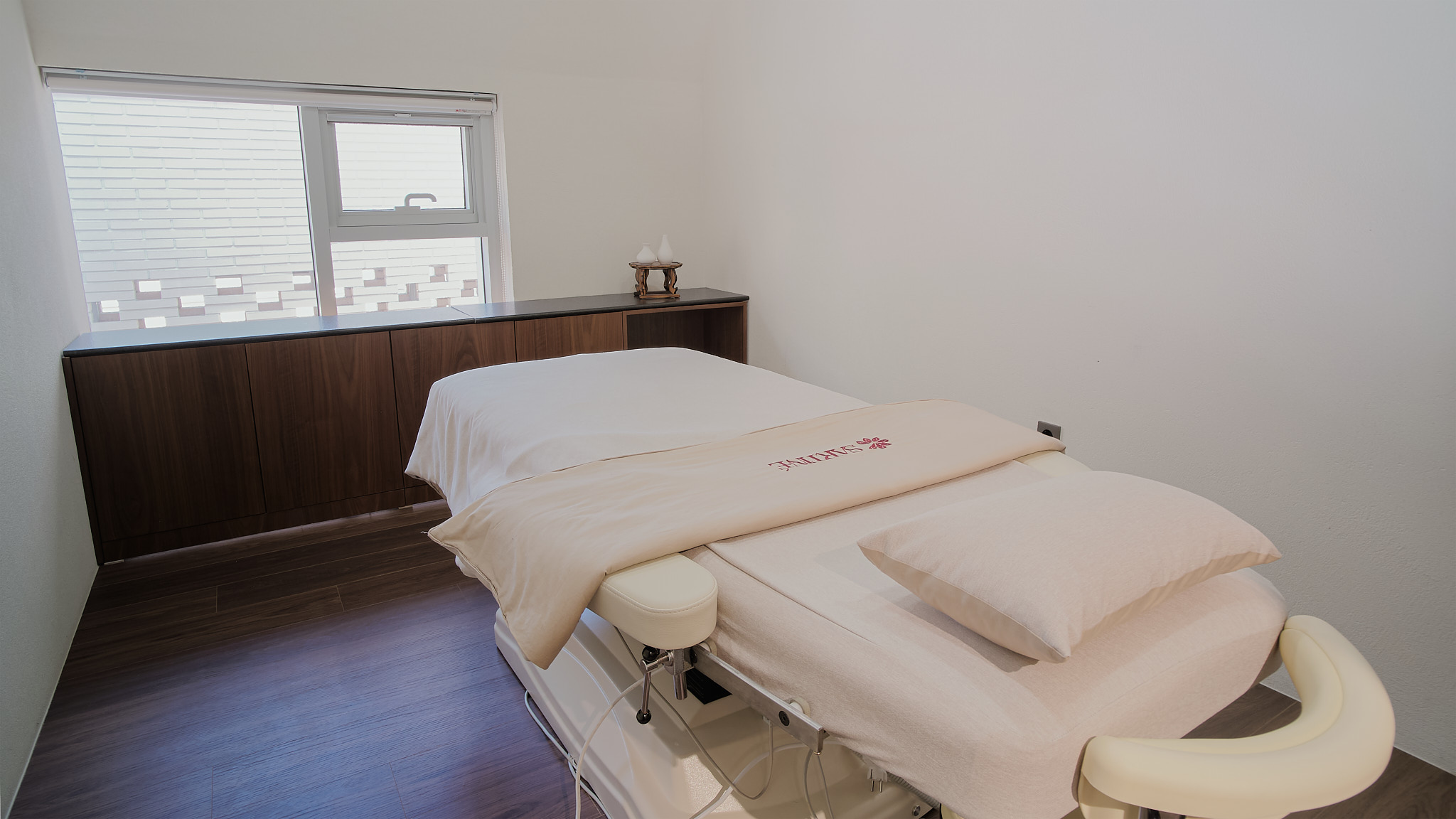Sartine Clinic interior in Seoul