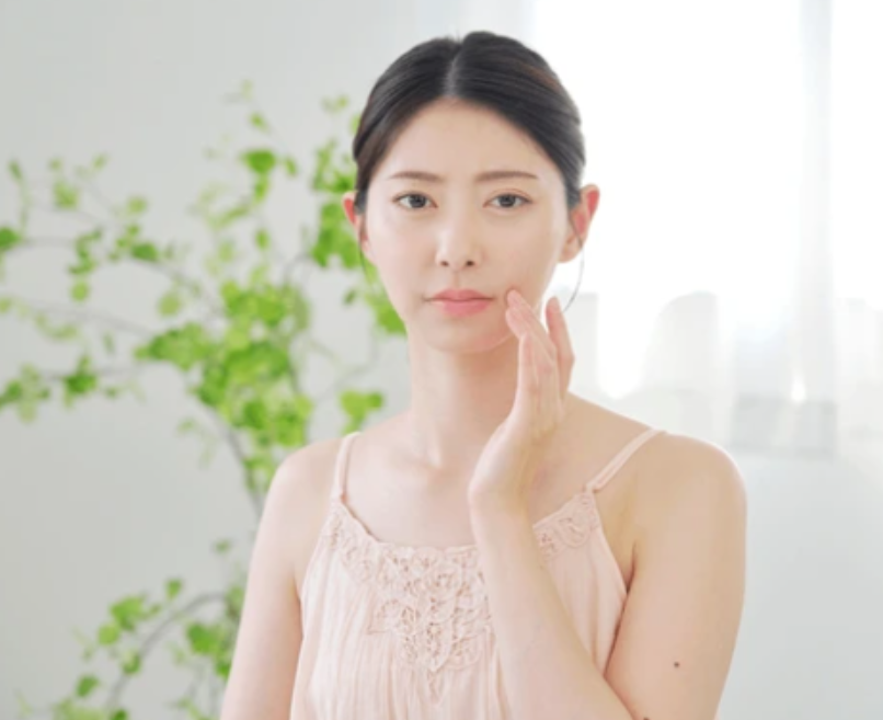 Can You Expect Both Regeneration and Moisturizing from Rejuran HB? Hello,this is